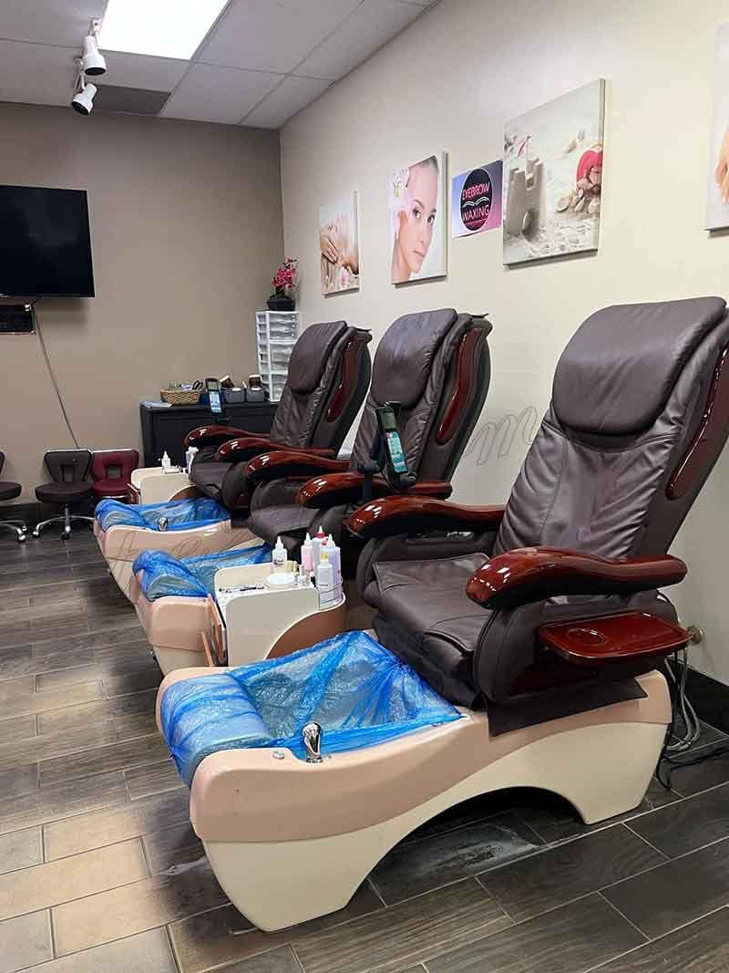 Cần Sang Tiệm Nail Khu Đông Đúc tại North Branch MN