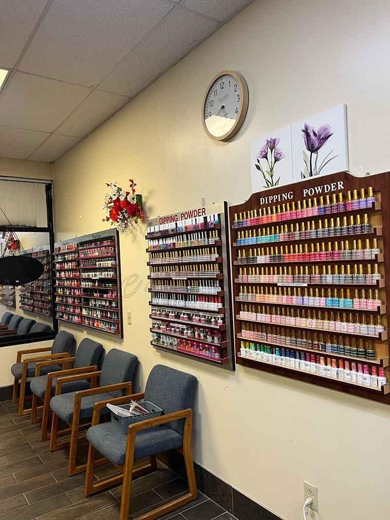 Cần Sang Tiệm Nail Khu Đông Đúc tại North Branch MN